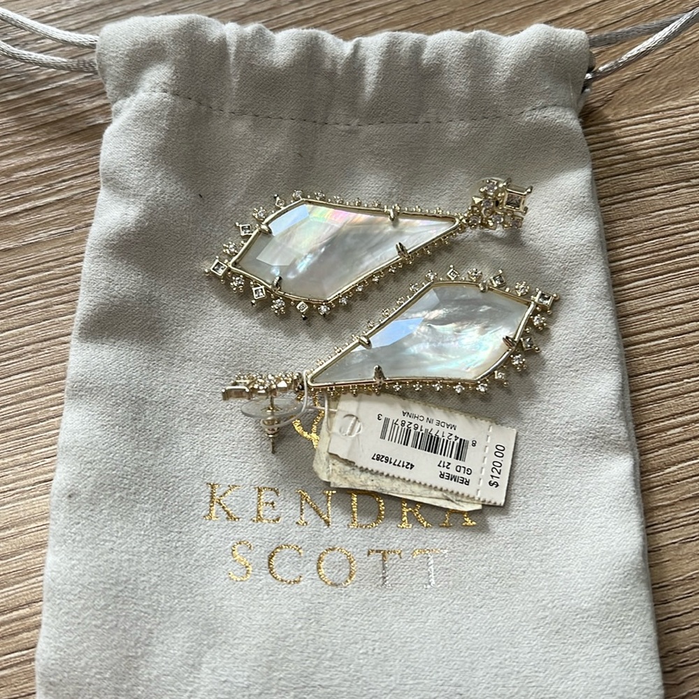 Kendra Scott new with tags earrings